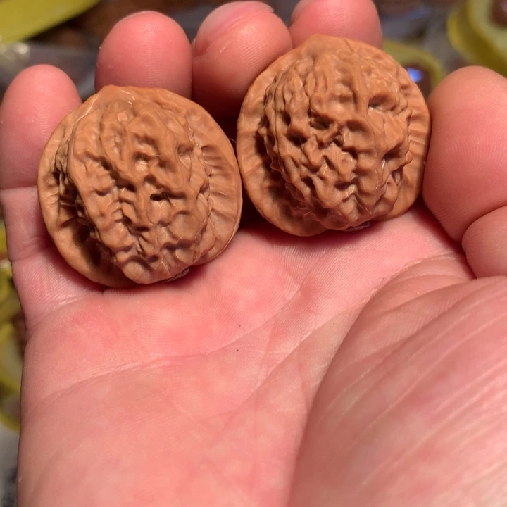 文玩核桃吊坠瓷娃娃35