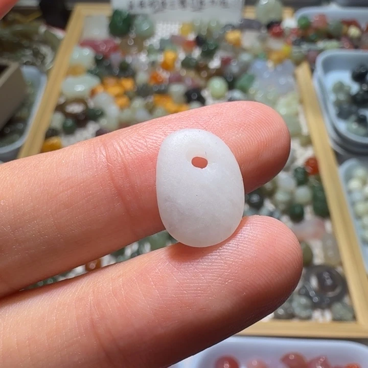 和田玉未镶嵌珠宝半成品