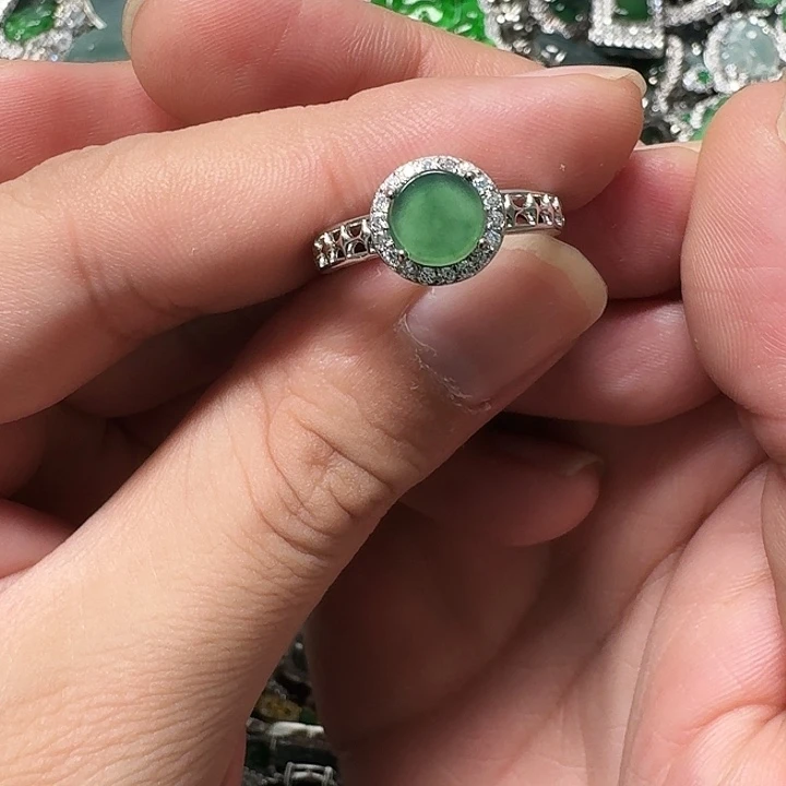 翡翠未镶嵌颈饰天然A货翡翠放漏