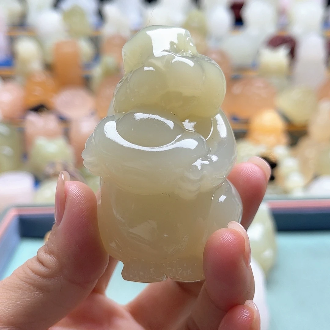 闻***）新疆昆仑山脉山料