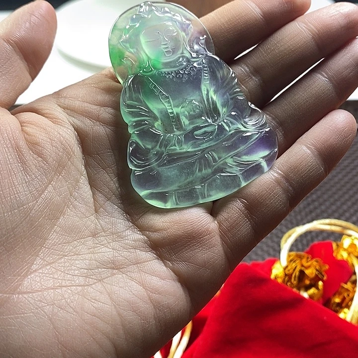 只买单纯的吊坠，没带链子，属的性质。