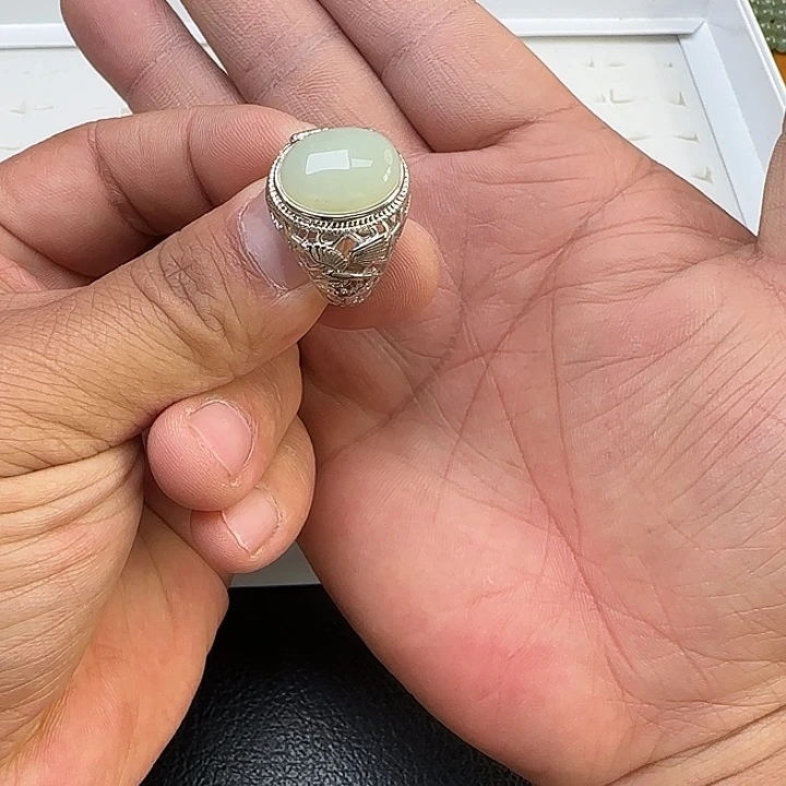 和田玉未镶嵌戒指