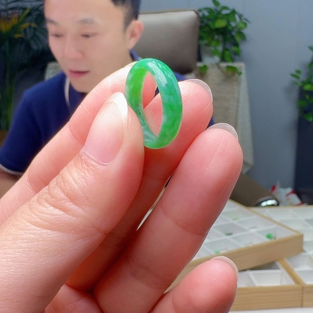 翡翠未镶嵌戒指天然
