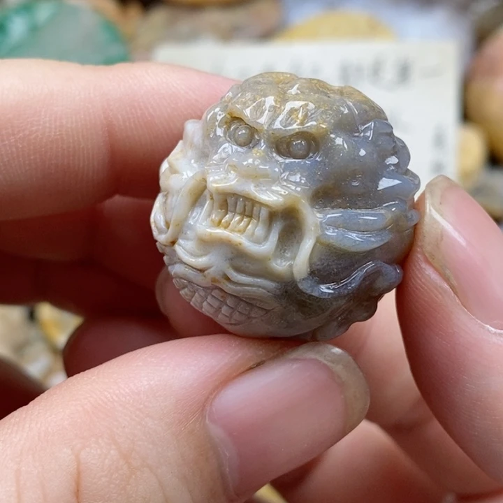 石英质玉未镶嵌颈饰