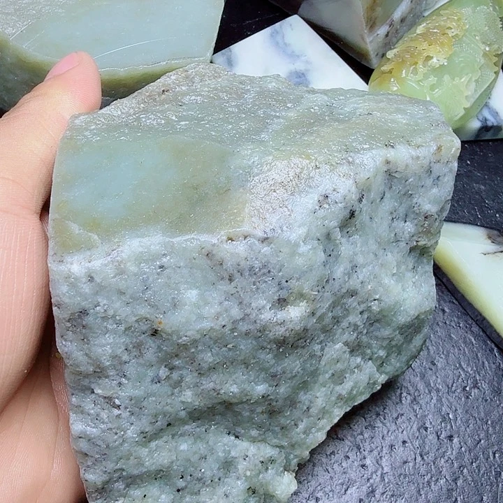 和田玉（糖玉）未镶嵌珠宝奇石