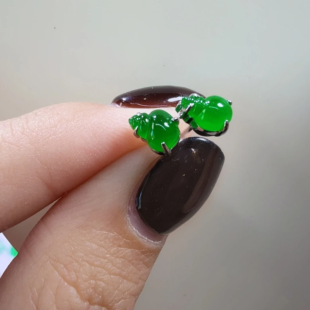 翡翠18K金镶嵌颈饰海螺耳钉