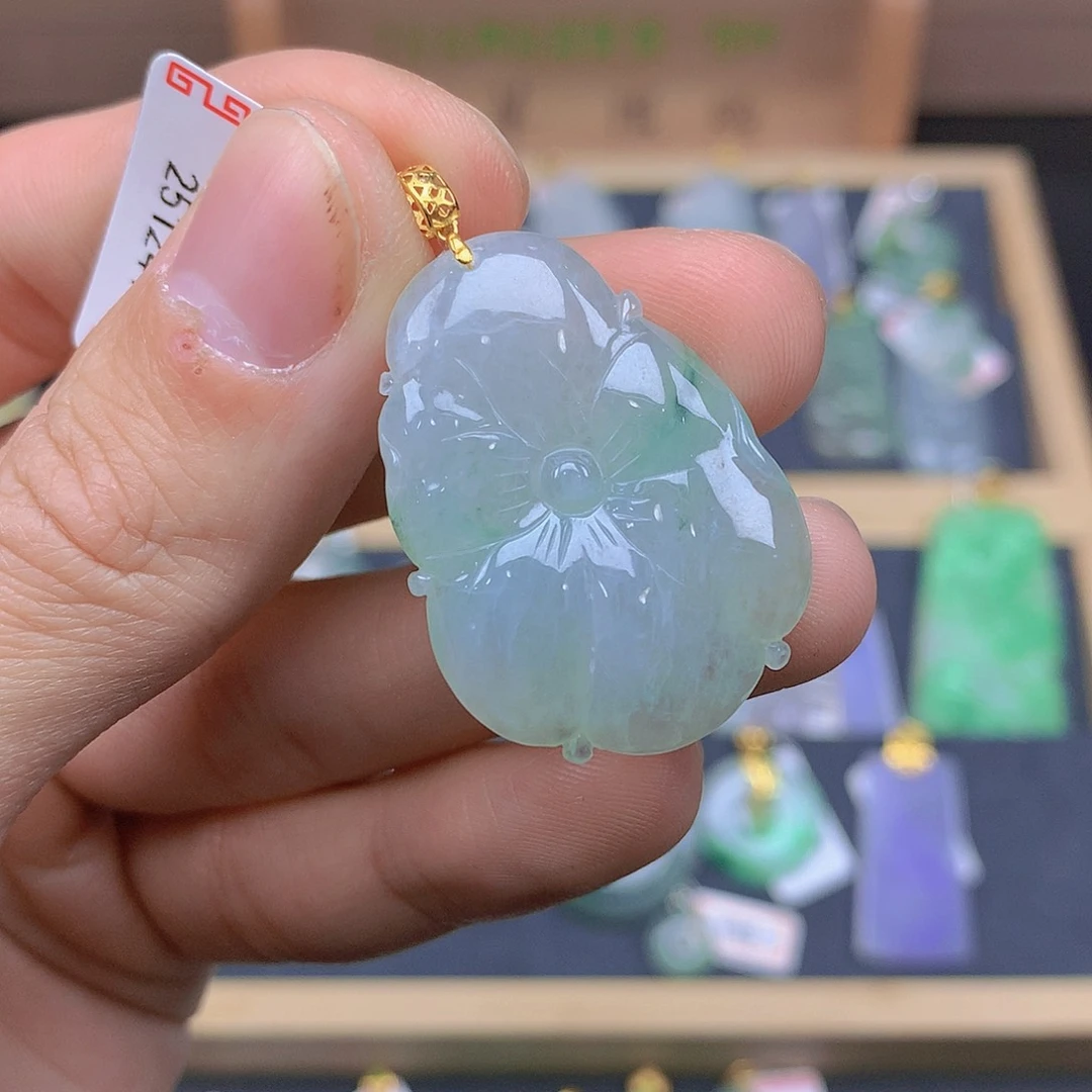 翡翠颈饰18K金镶嵌翡翠