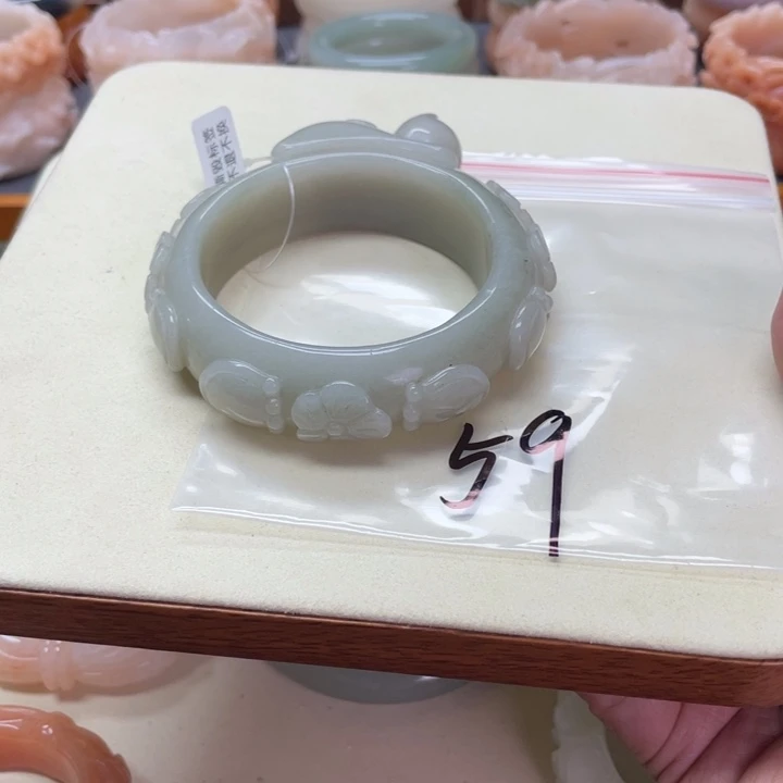 未镶嵌石英岩玉珠宝奇石