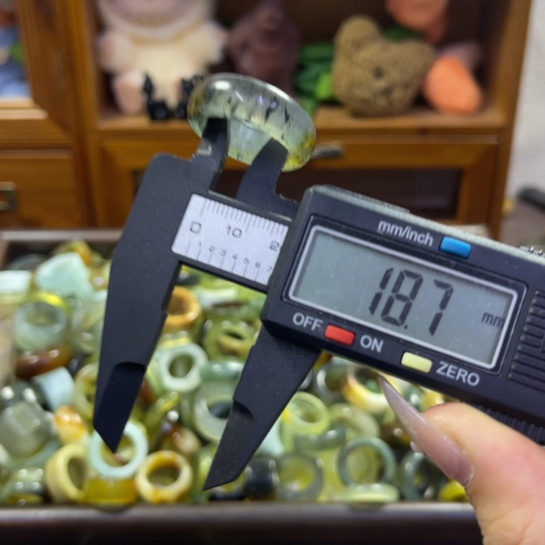 蛇纹石玉未镶嵌手镯瑕疵145