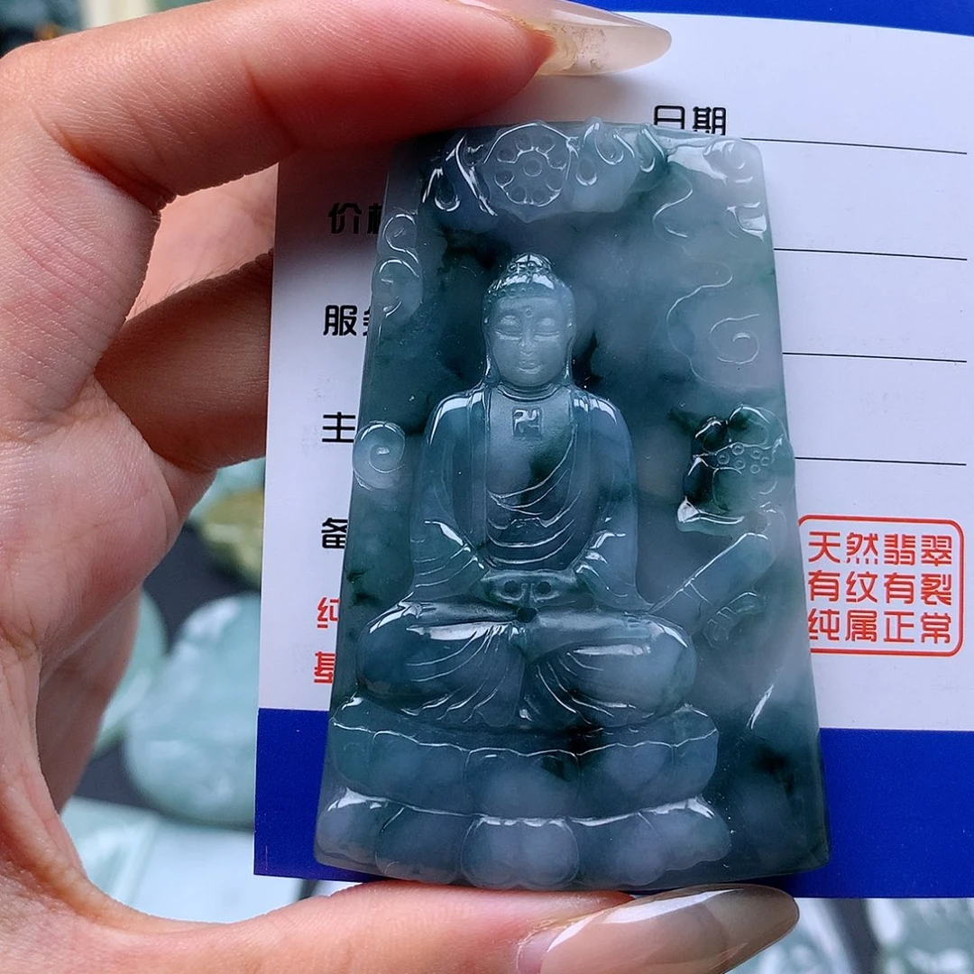 大***鸿翡翠未镶嵌颈饰大日如来佛