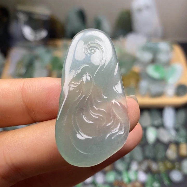 颈饰未镶嵌翡翠如鱼得水