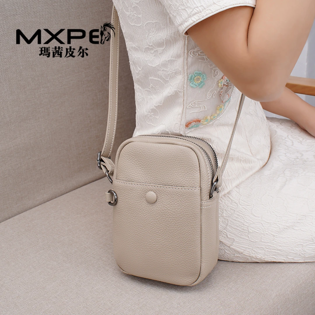 女士斜挎包时尚爆款散步手机小包2025双层拉链实用斜挎真皮休闲包