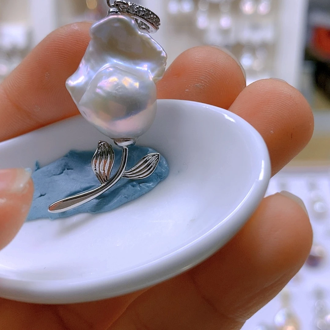 淡水珍珠颈饰合金