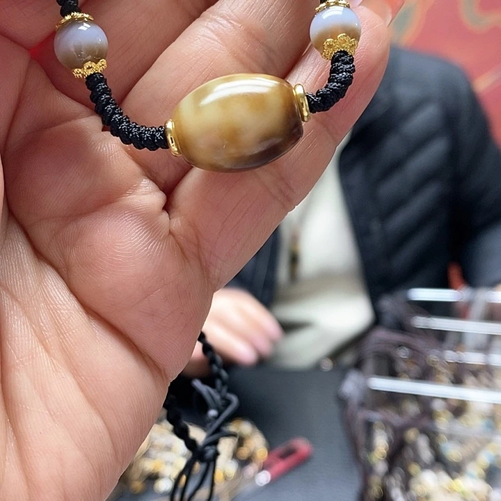 玛瑙/玉髓颈饰合金