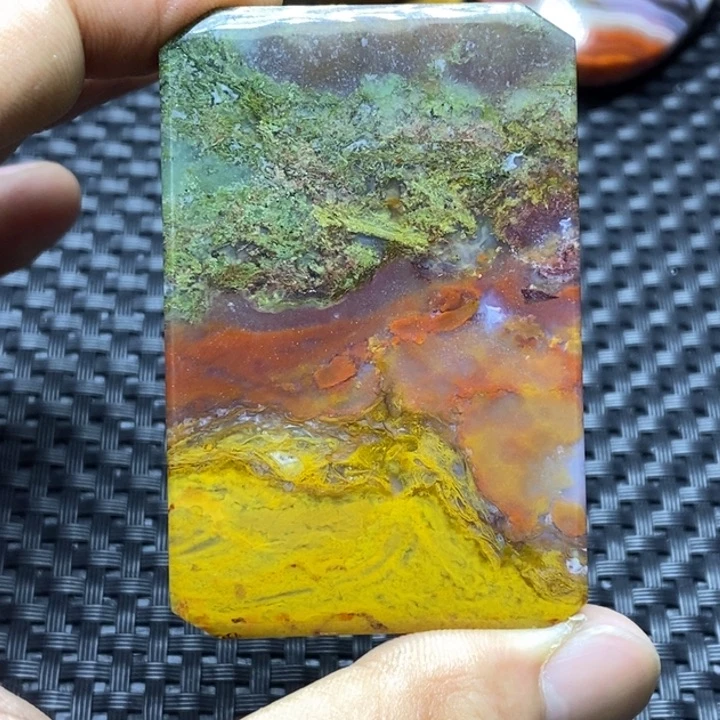 玛瑙/玉髓颈饰未镶嵌工*