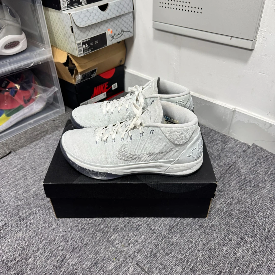 95新 MM6 44码 kobe ad mid 黑白灰 无原盒 小剐蹭