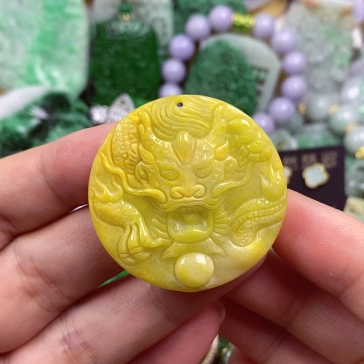 翡翠未镶嵌吊坠(赠链)