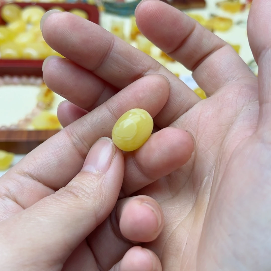 【闪购商品】蜜蜡裸石未镶嵌吃***皮配饰