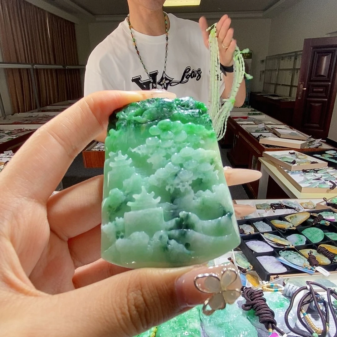 翡翠未镶嵌颈饰翡翠