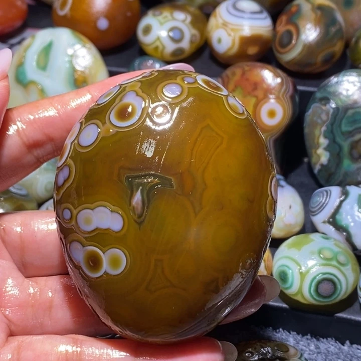 玛瑙/玉髓未镶嵌珠宝奇石40