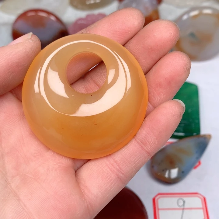 玛瑙/玉髓颈饰未镶嵌青**?