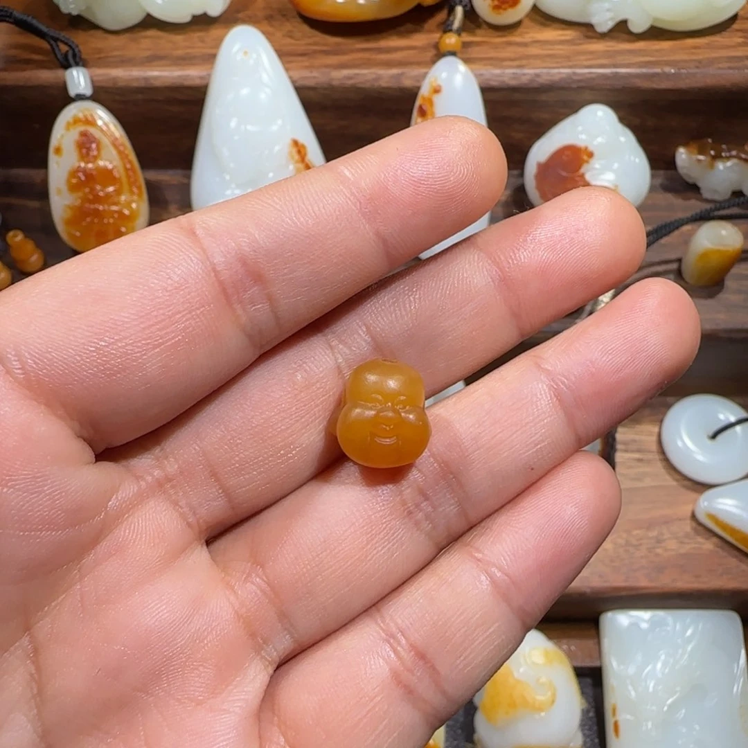 和田玉未镶嵌颈饰?****