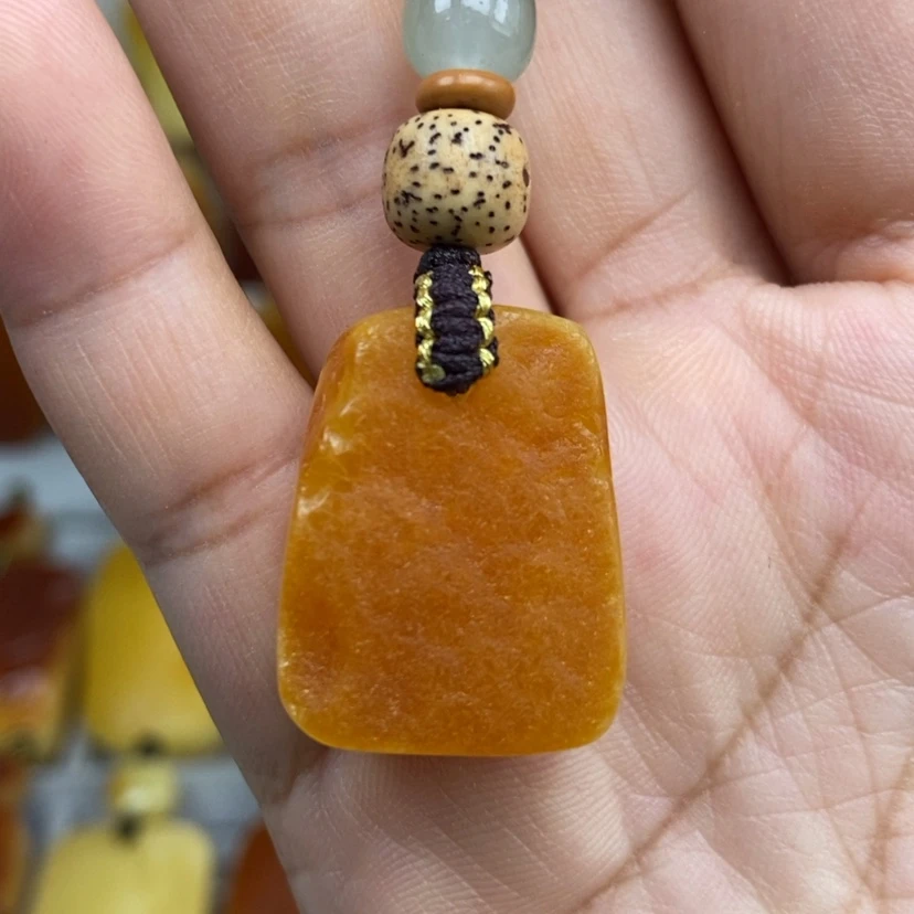 【闪购商品】琥珀颈饰未镶嵌