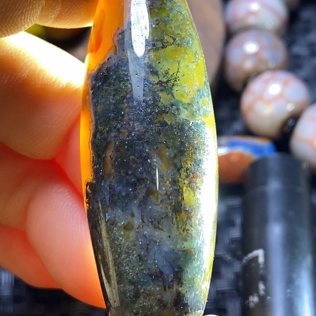 行***X玛瑙/玉髓未镶嵌颈饰