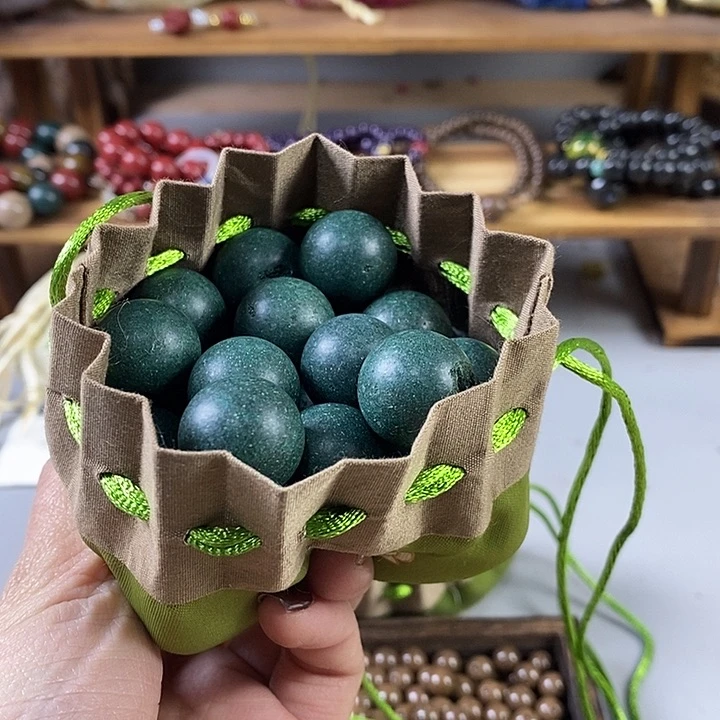 泥塑瑕疵梦灵1.8无打孔香包