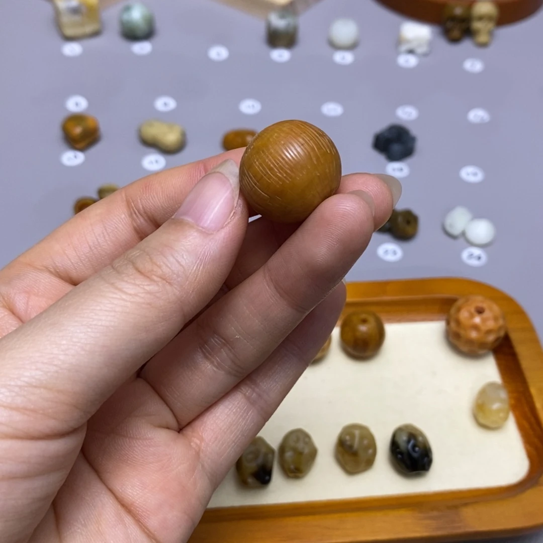 蛇纹石玉配饰合金咖****醉