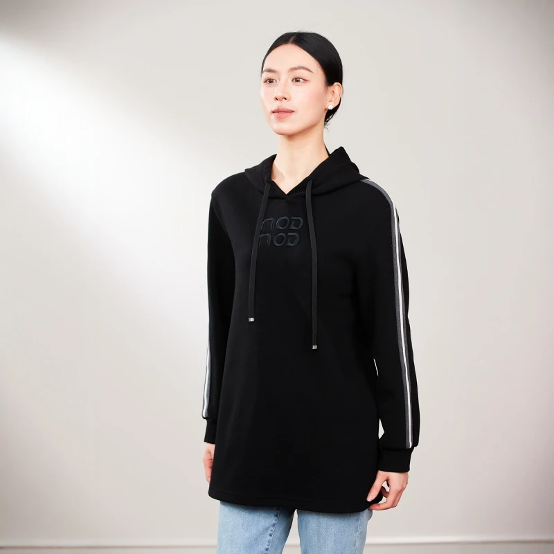 四月初九加大码女装胖MM2025春运动美学之下的修身利器圆领卫衣