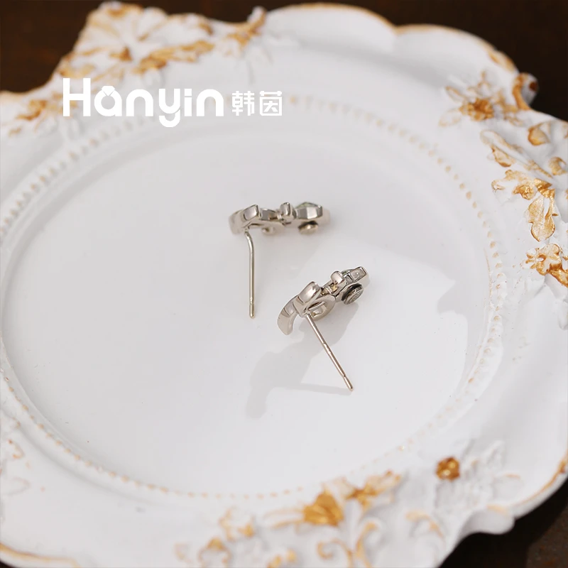 铜合金仿水晶耳饰 925银针优雅小香风双C五角星耳钉小巧精致AAA