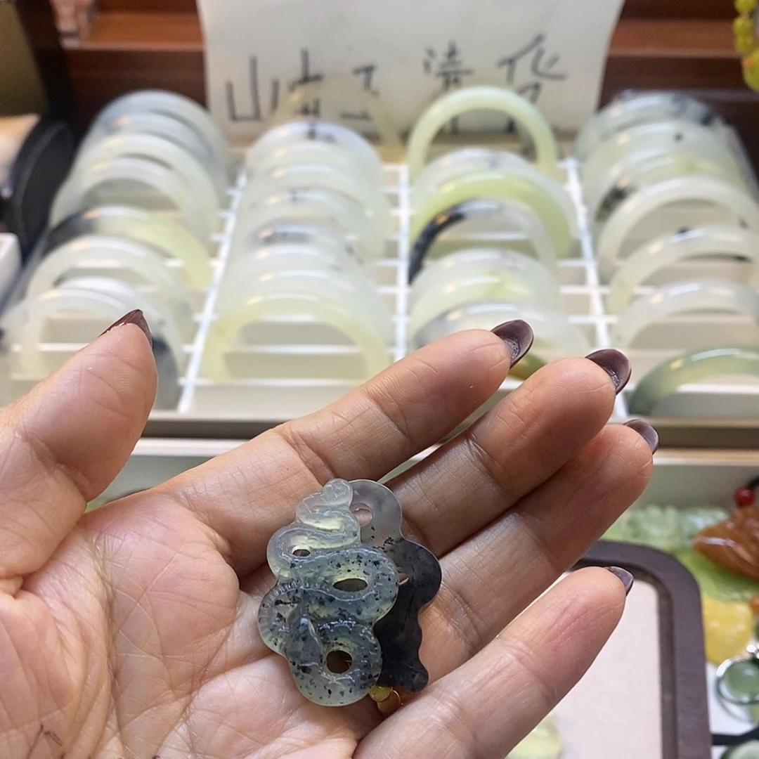蛇纹石玉手镯未镶嵌霖*