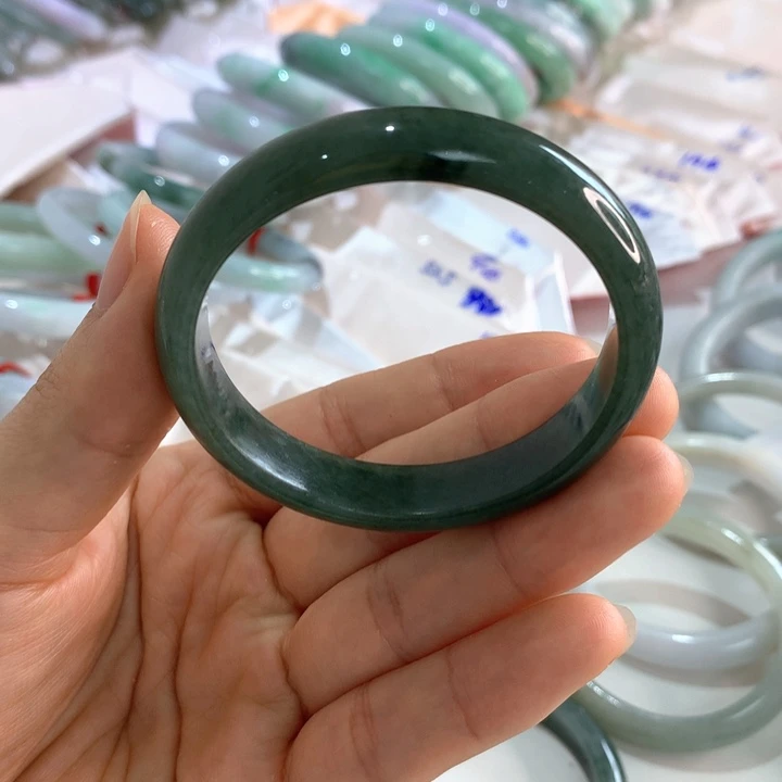 翡翠未镶嵌手镯贵妃51.5