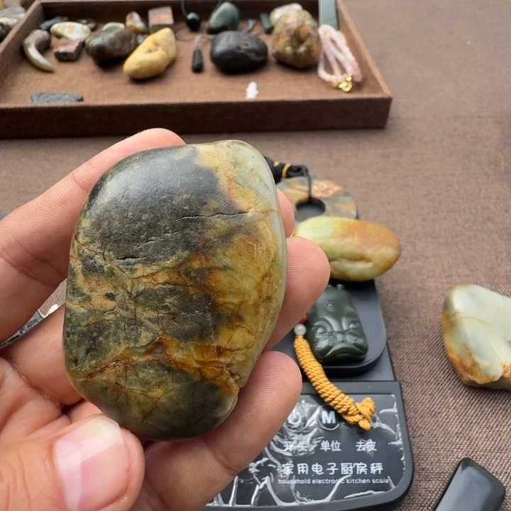 和田玉（糖玉）未镶嵌珠宝半成品