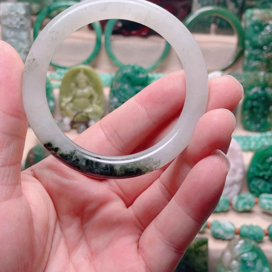 独山玉未镶嵌手镯