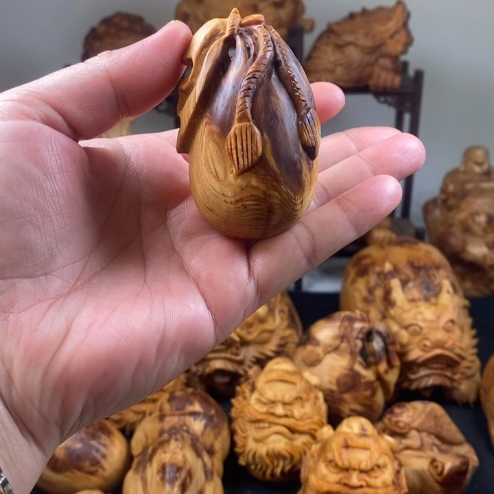 残***香柏木手工雕手把件钱袋