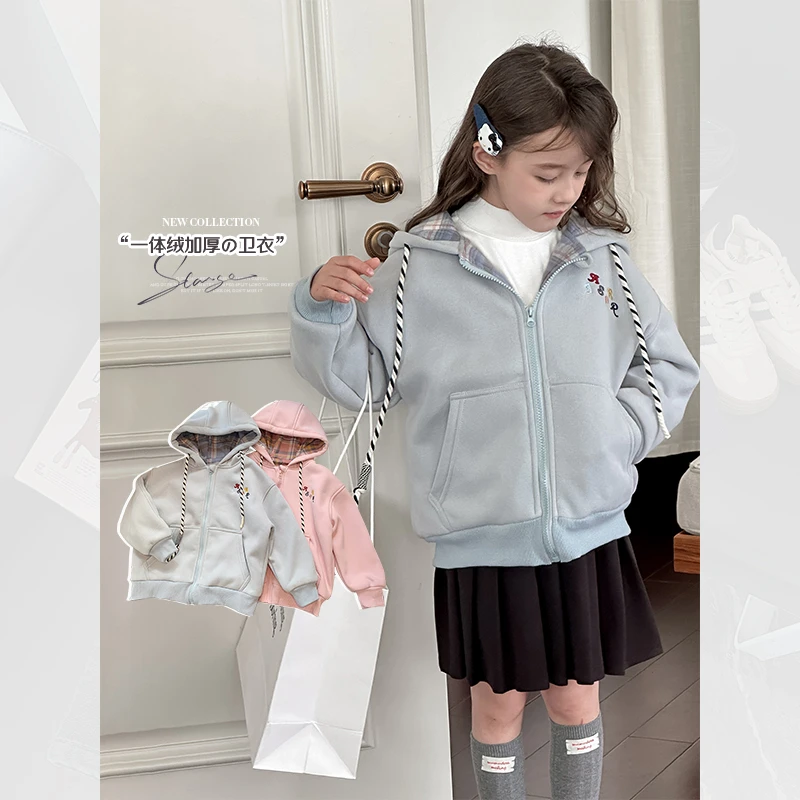 儿童连帽外套2024冬季新款男女童韩版宽松彩色字母中大童加厚卫衣