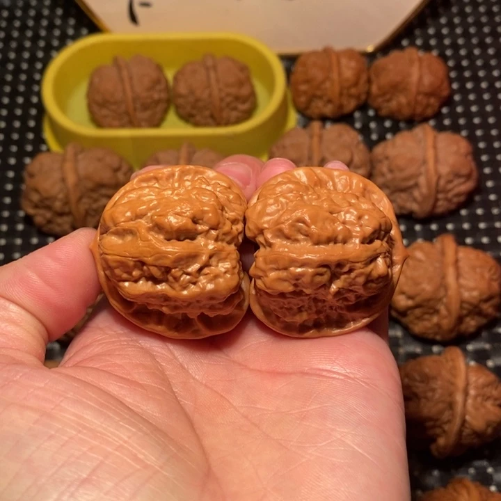 把件文玩核桃开背大腿