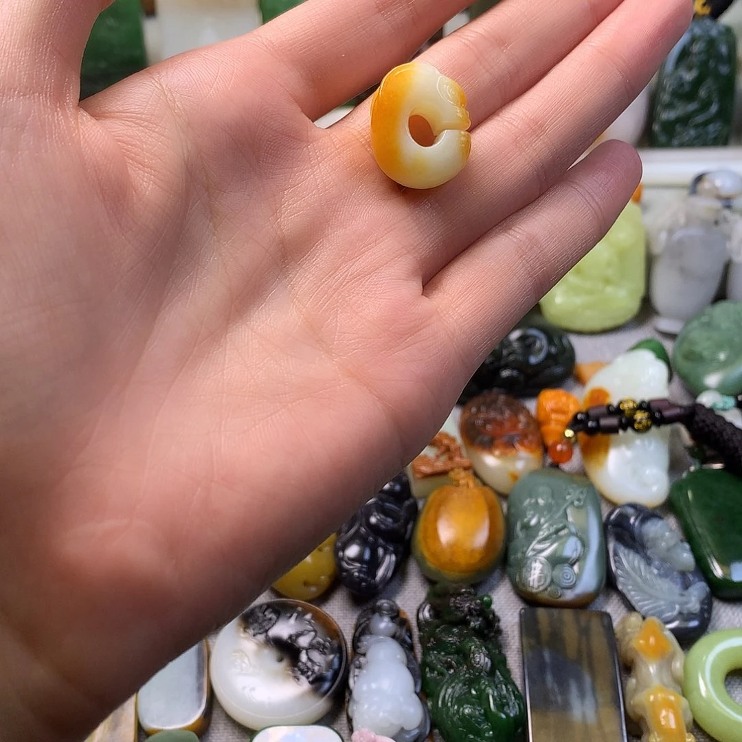 未镶嵌和田玉挂件