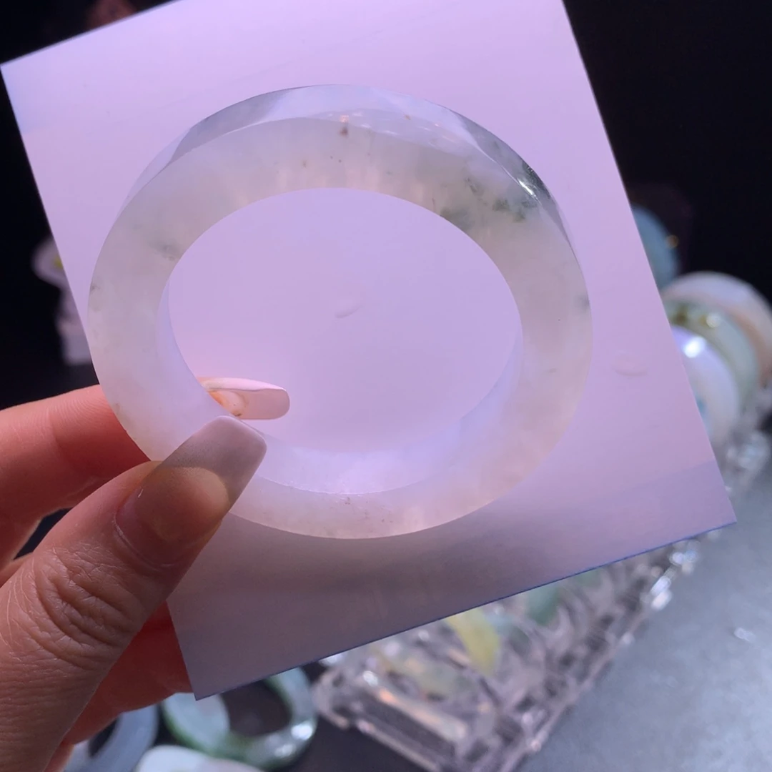 定制翡翠未镶嵌手镯