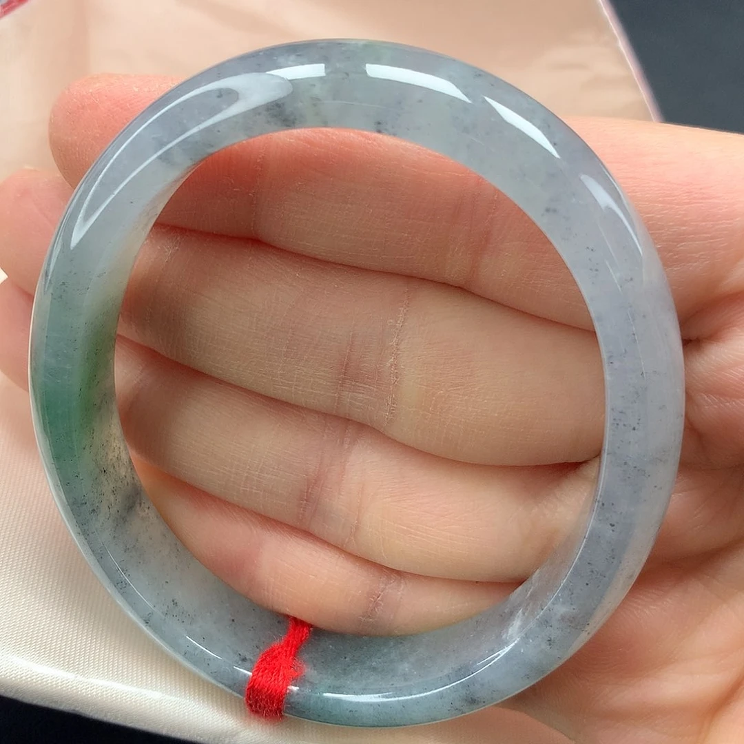 未镶嵌手镯翡翠，17号贵妃，正圈戴53.54