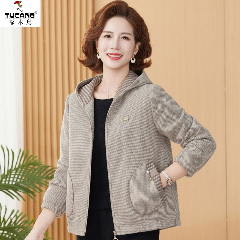 啄木鸟妈妈秋装夹克外套时尚洋气2025新款中老年女春秋风衣连帽大