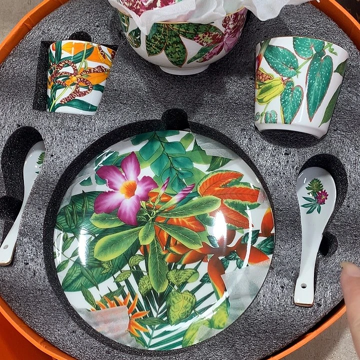 瓷片咖啡☕️？全套服务都