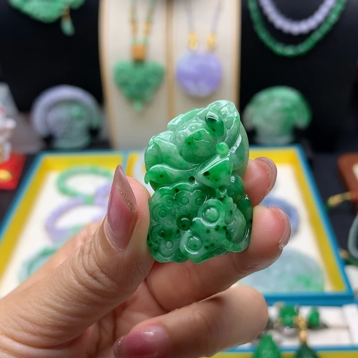 翡翠未镶嵌颈饰翡翠莲蓬