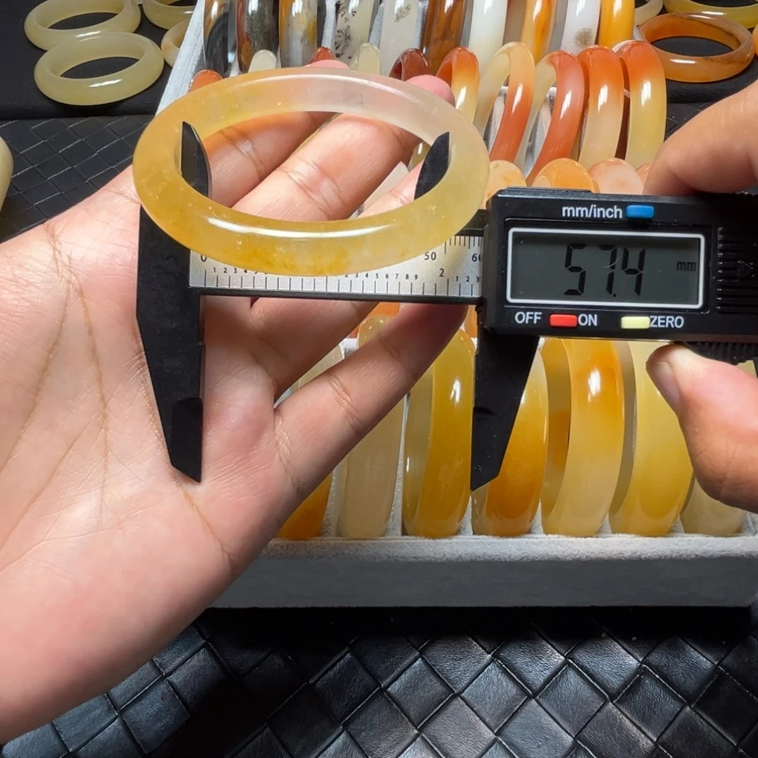 石英质玉（黄龙玉）未镶嵌手镯