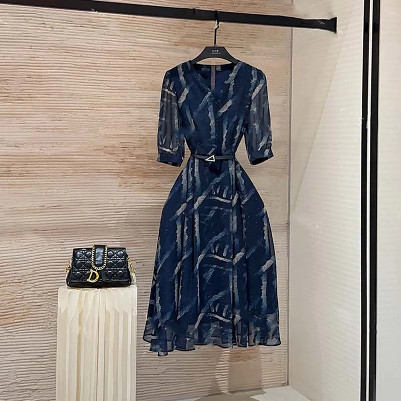 【送腰带】【有里布】夏季时尚设计师法式小众收腰显瘦连衣裙D2352