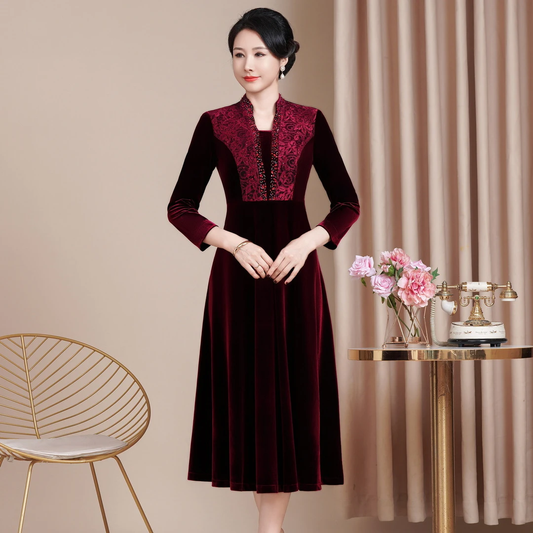 秋冬新款高级感气质旗袍连衣裙高贵婚礼红色婚宴装妈妈大码短袖