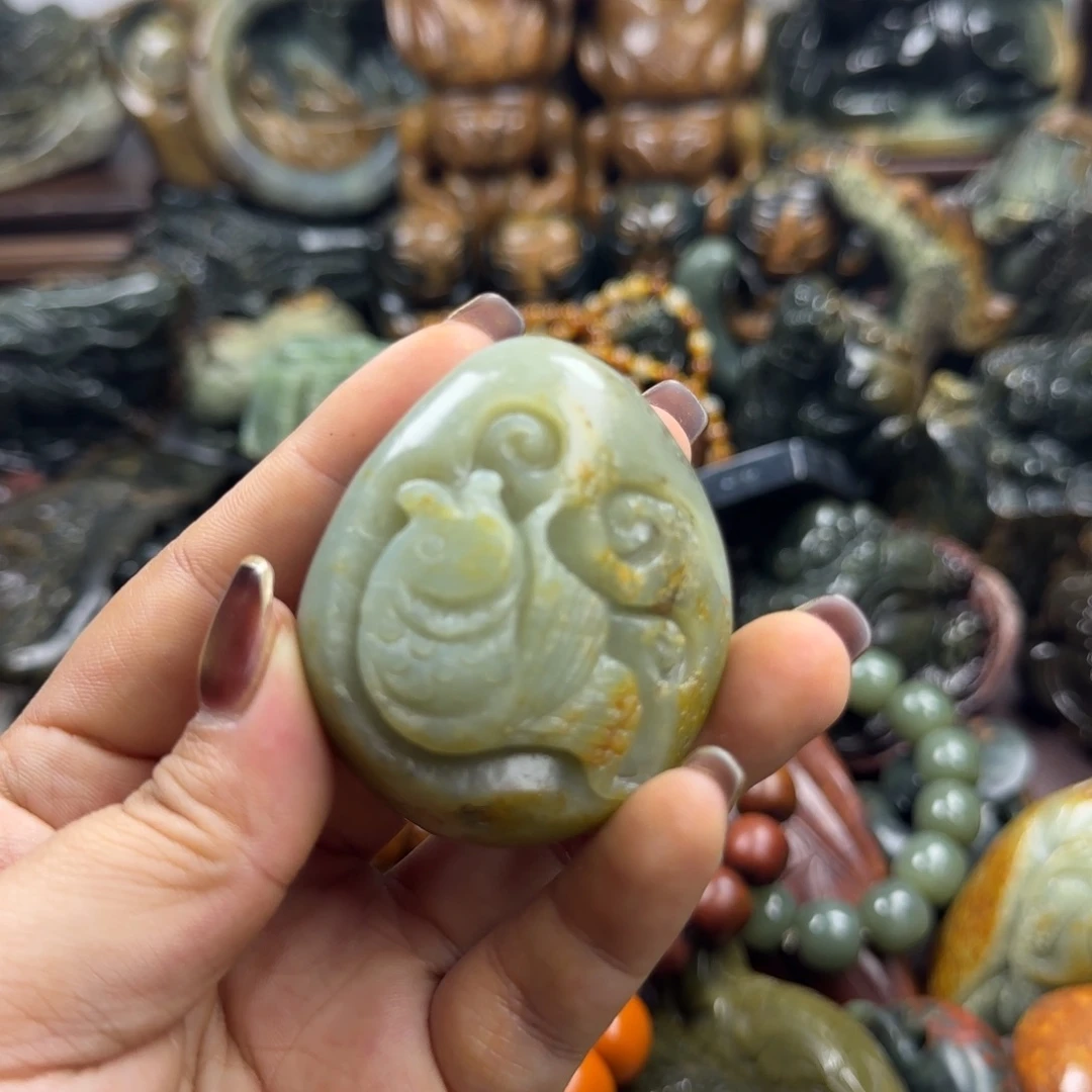 透闪石质玉未镶嵌珠宝奇石