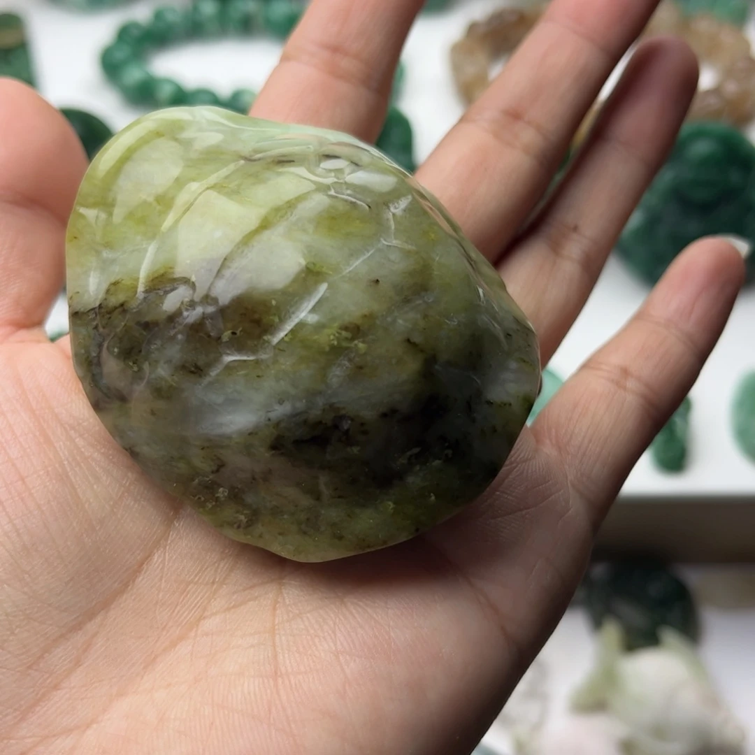 独山玉未镶嵌挂件